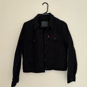 NWOT Levi’s Black Denim Jacket